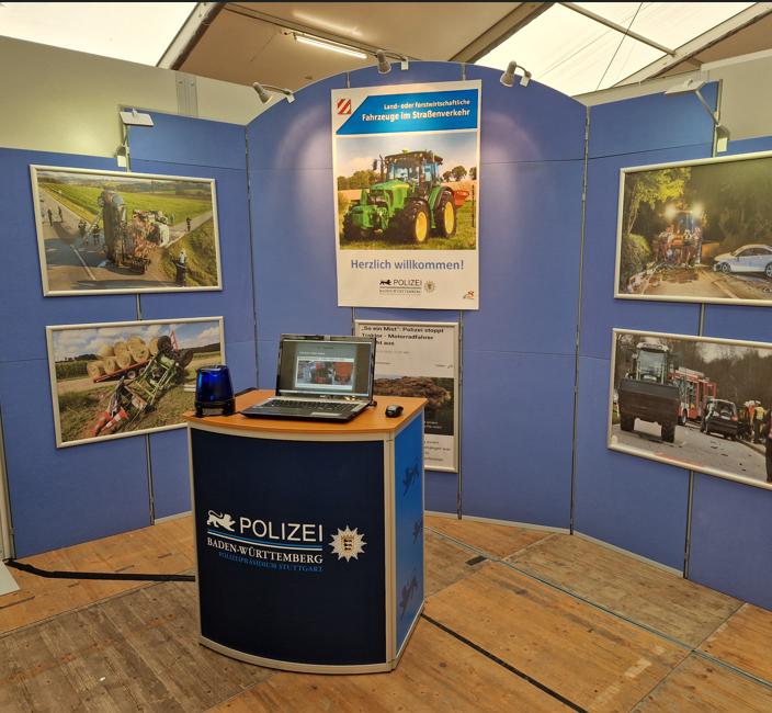 Infostand des Referat Prävention beim Landwirtschaftlichen Hauptfest auf dem Cannstatter Wasen